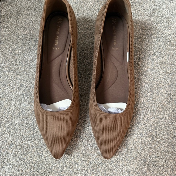 Anne Klein Women's Brown Block Heel Pumps - Picture 2 of 7